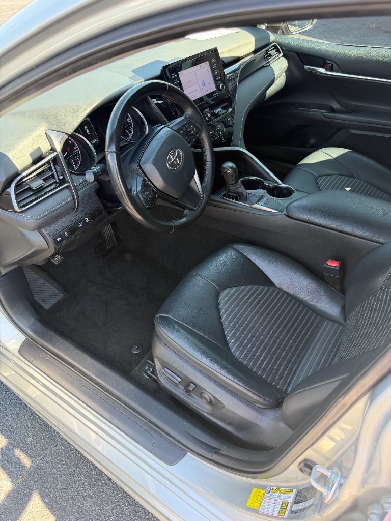 Used 2023 Toyota Camry SE w/ Convenience Package FWD image 15