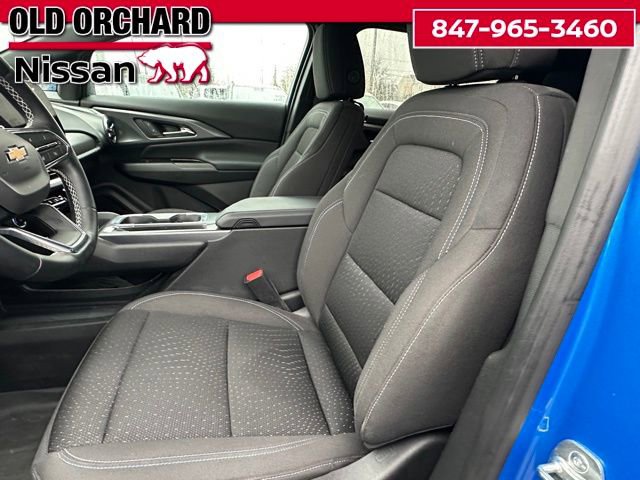 Used 2025 Chevrolet Equinox EV LT w/ Comfort Package image 10