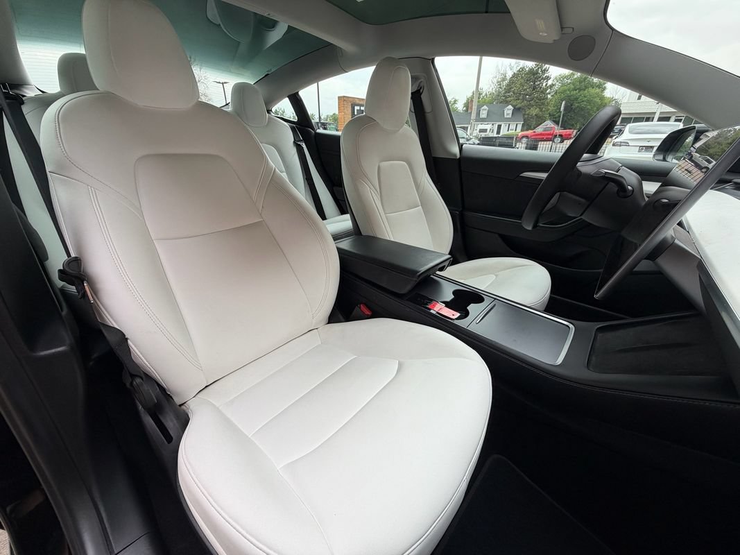 Used 2022 Tesla Model 3 Long Range AWD/4WD image 4