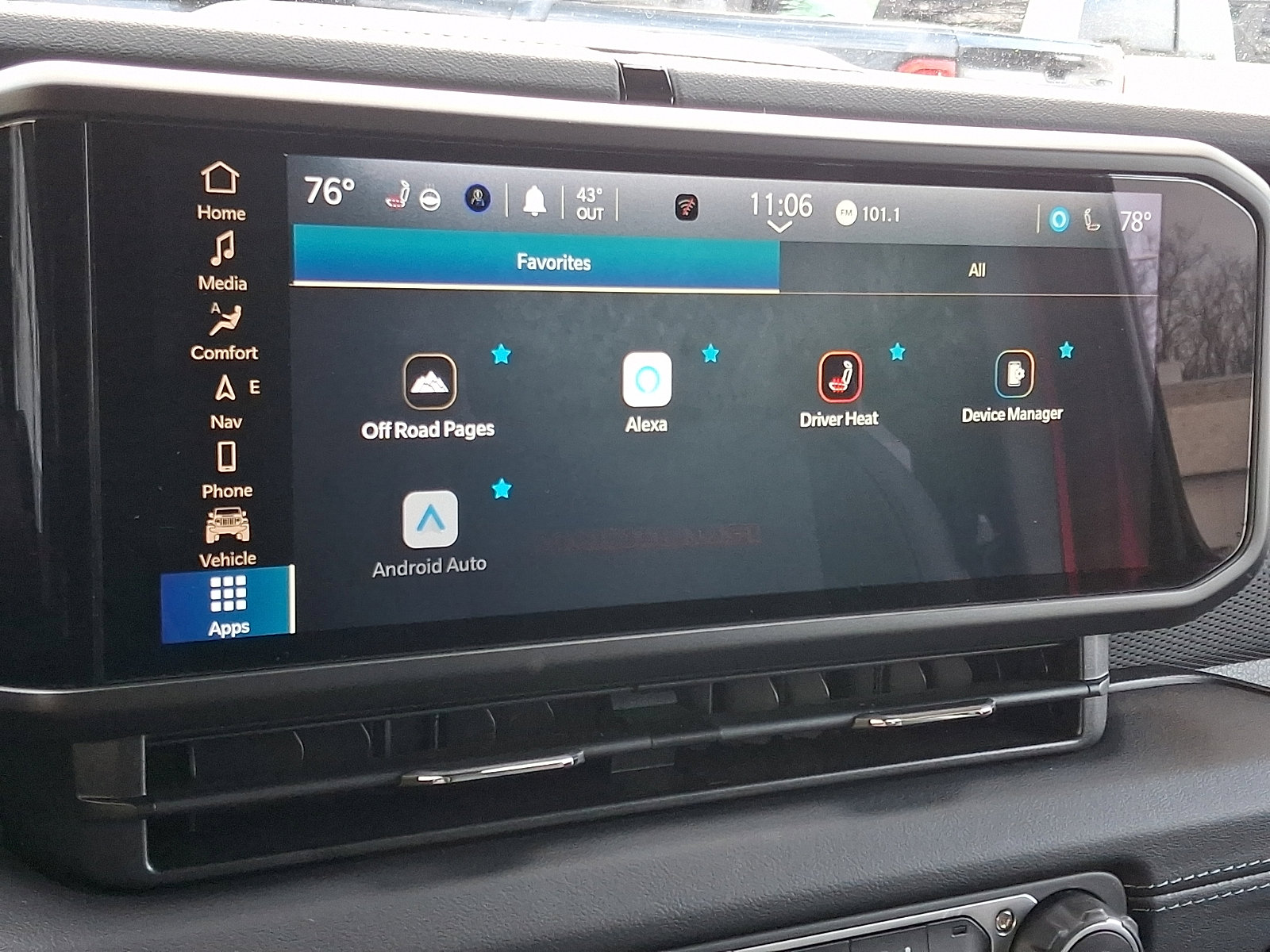 Used 2024 Jeep Wrangler Unlimited Rubicon w/ XTREMEE 35" Tire Package image 17