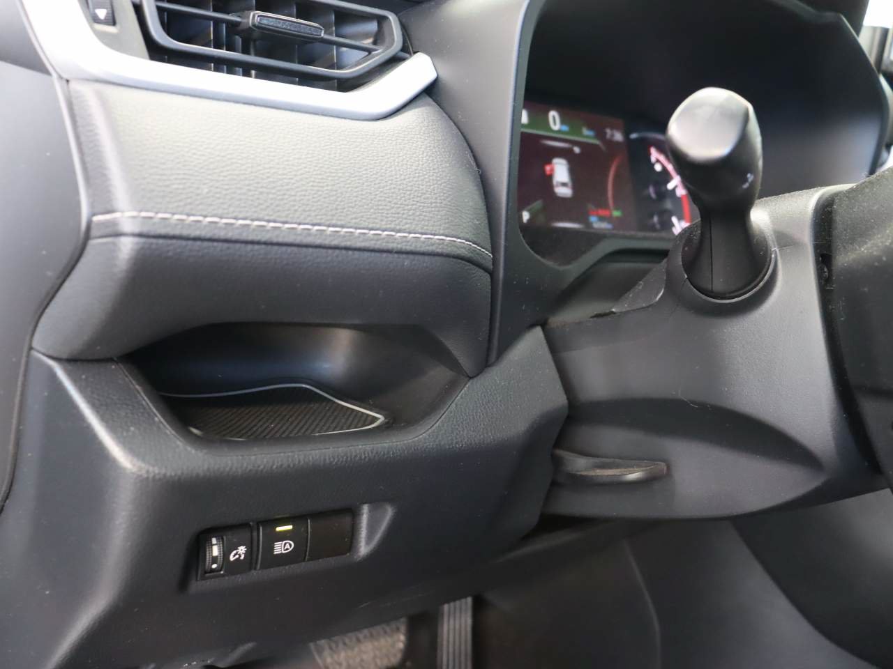 Used 2023 Toyota RAV4 XLE AWD/4WD image 13