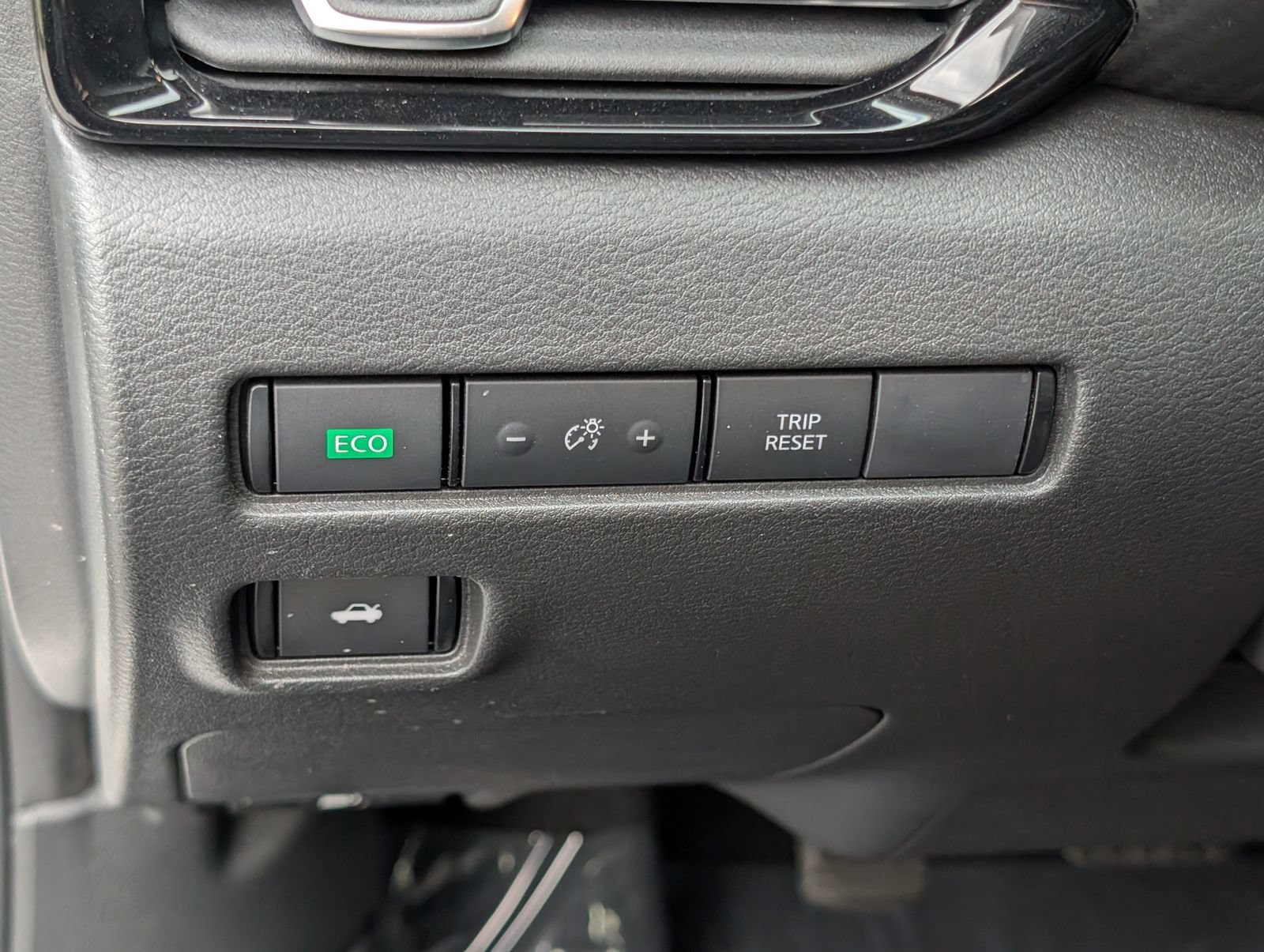 Used 2023 Nissan Sentra SR w/ Electronics Package FWD image 20