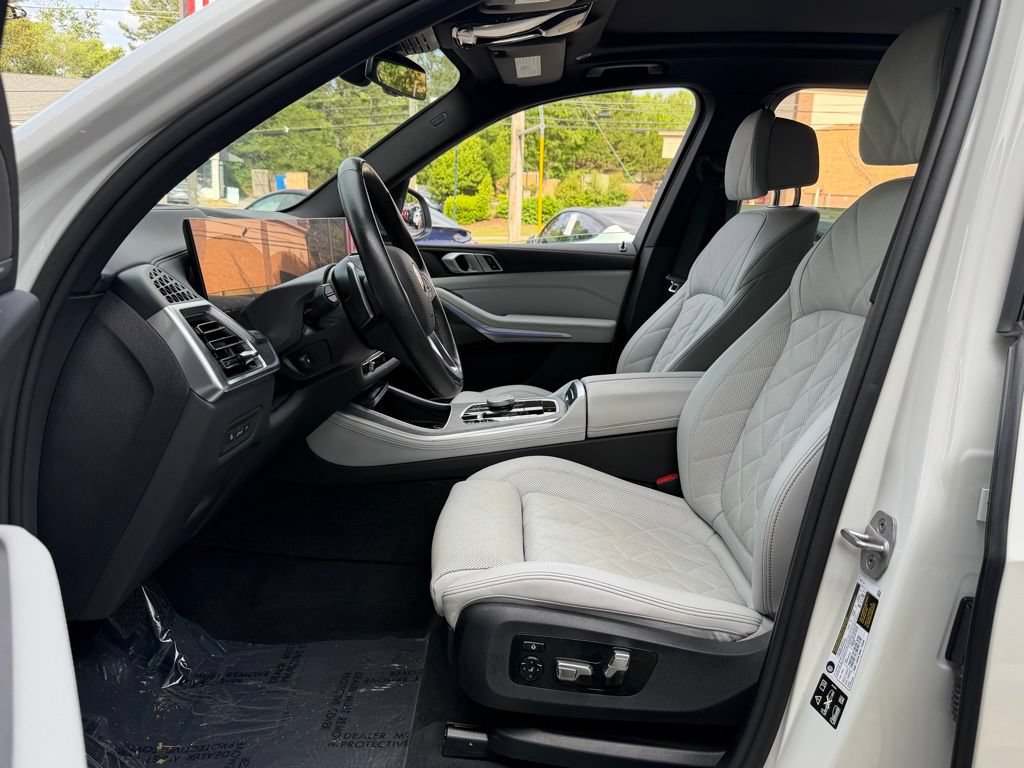 Used 2025 BMW X5 xDrive40i AWD/4WD image 25