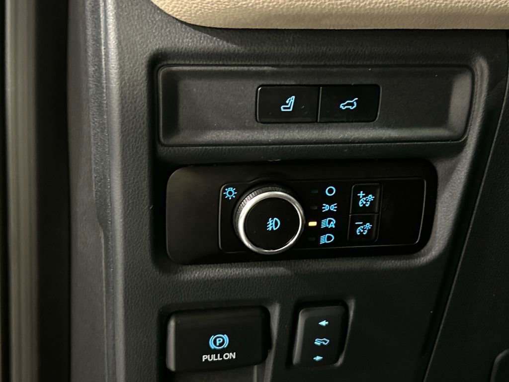 Used 2023 Ford Expedition Limited image 21