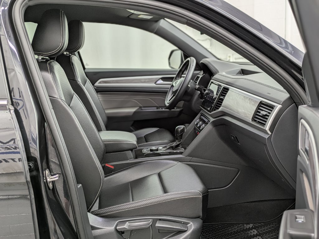 Used 2022 Volkswagen Atlas Cross Sport SE AWD/4WD image 19