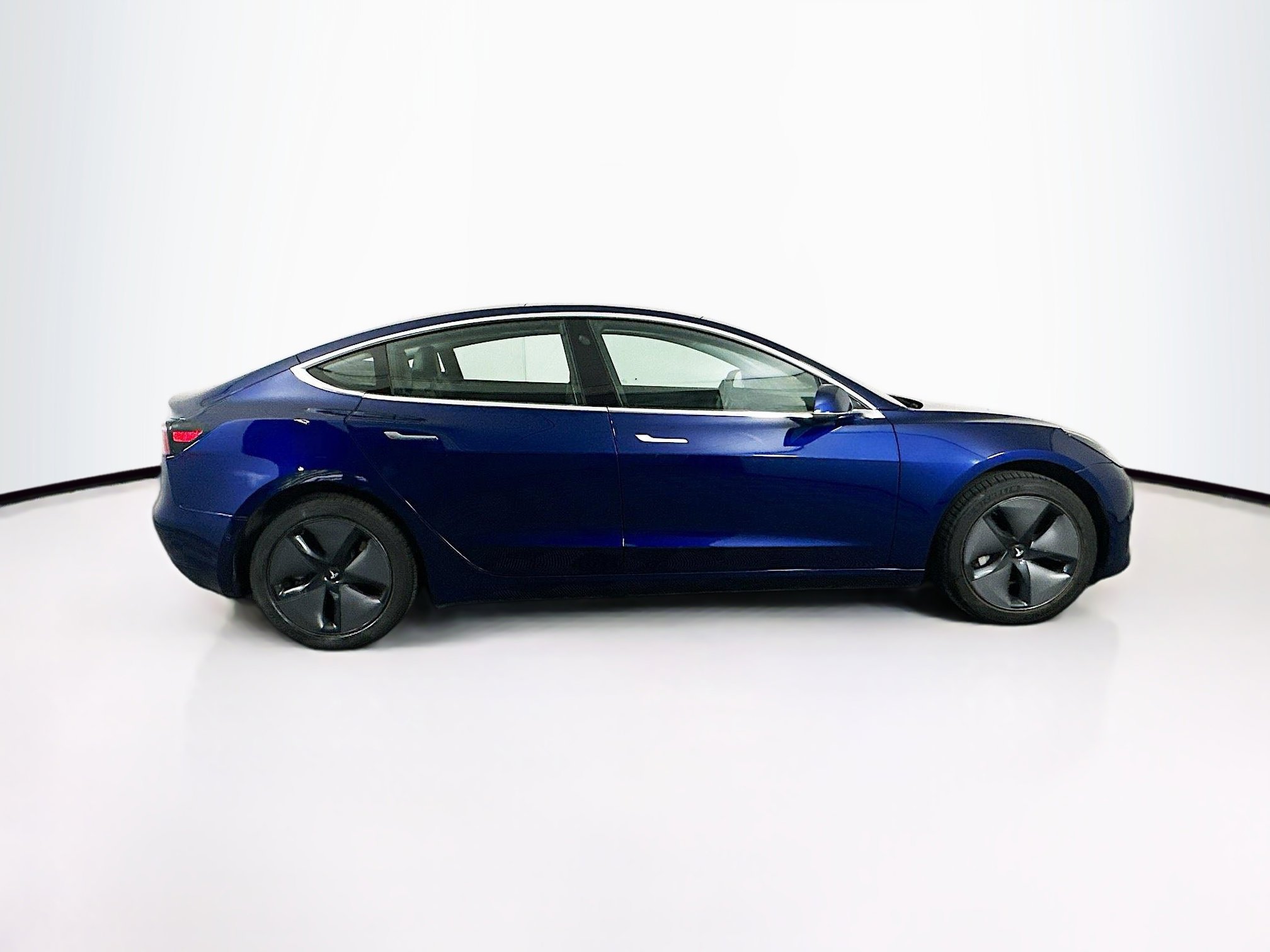 Used 2018 Tesla Model 3 Long Range RWD image 10