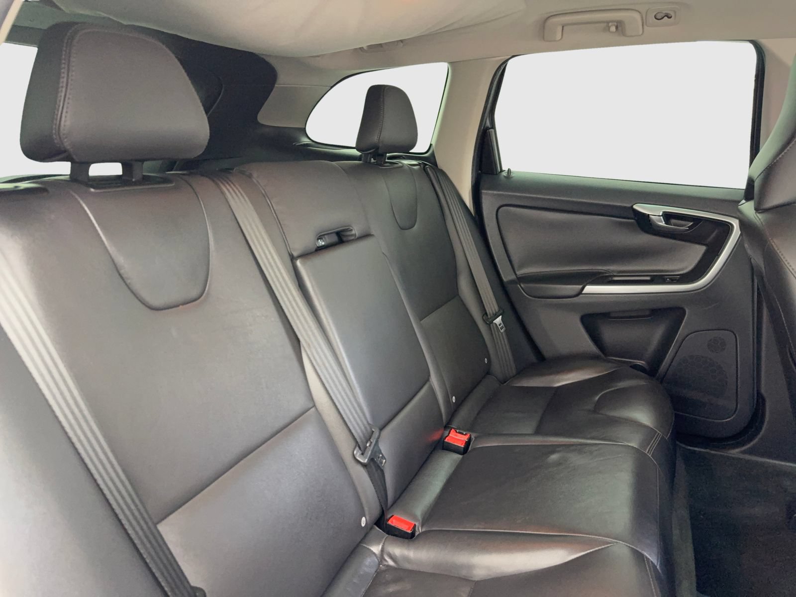 Used 2016 Volvo XC60 T6 AWD/4WD image 43