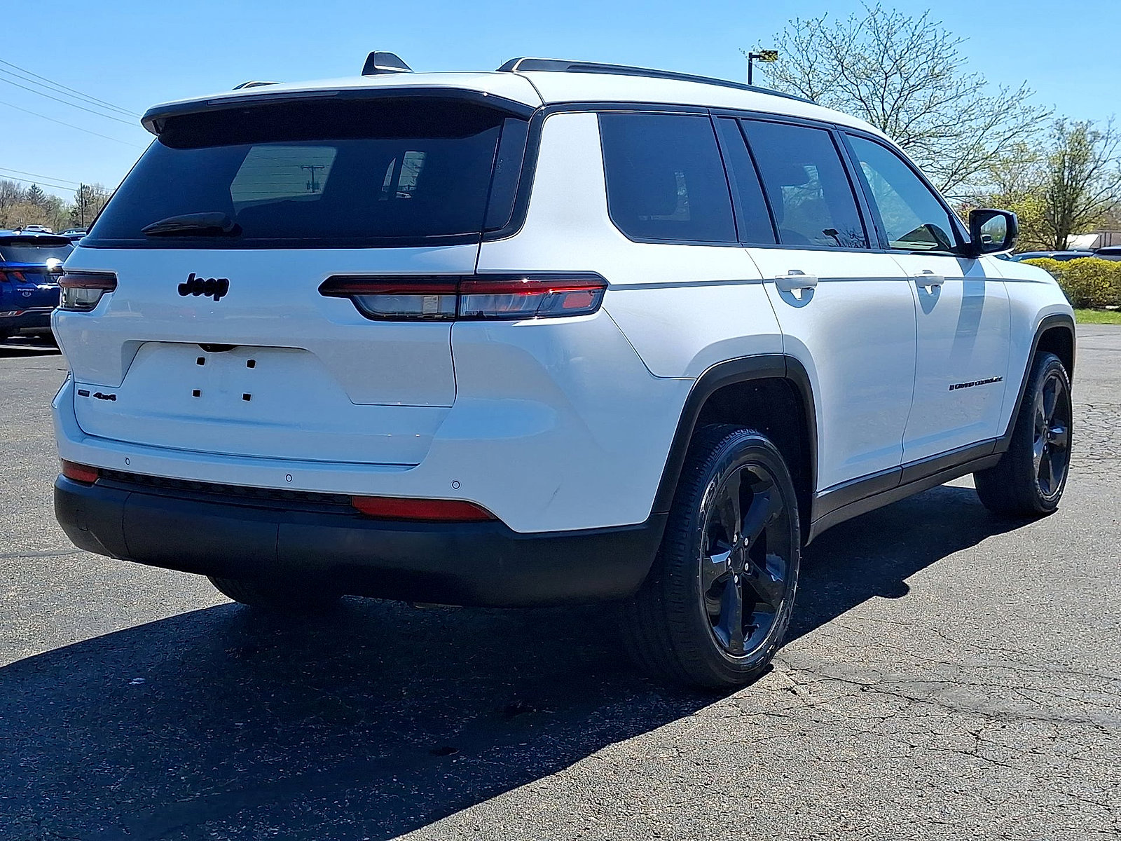 Used 2022 Jeep Grand Cherokee L Laredo AWD/4WD image 25
