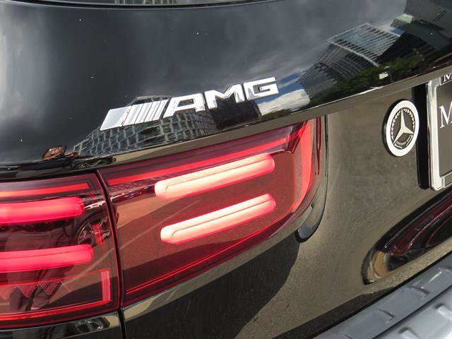 Used 2025 Mercedes-Benz GLB 35 AMG 4MATIC image 31