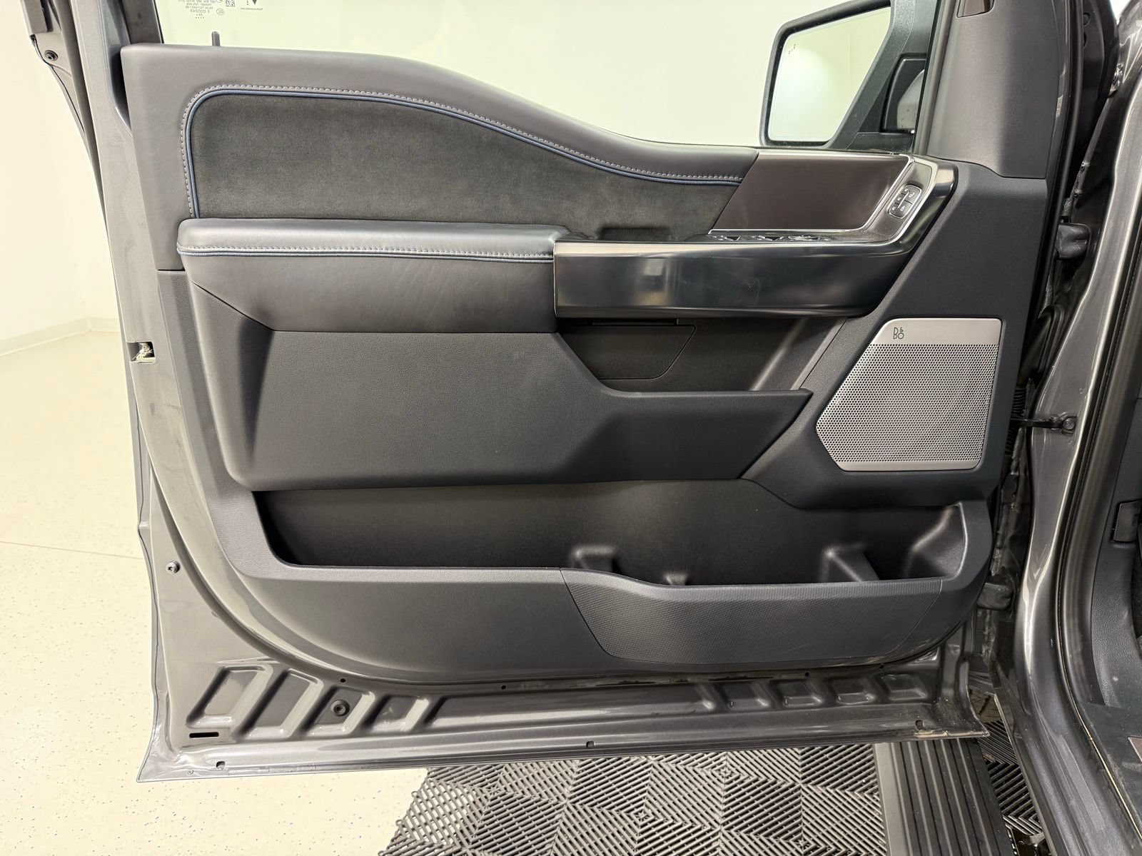 Used 2025 Ford F150 Platinum AWD/4WD image 18