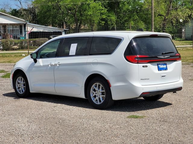 Used 2024 Chrysler Pacifica Touring-L FWD image 7