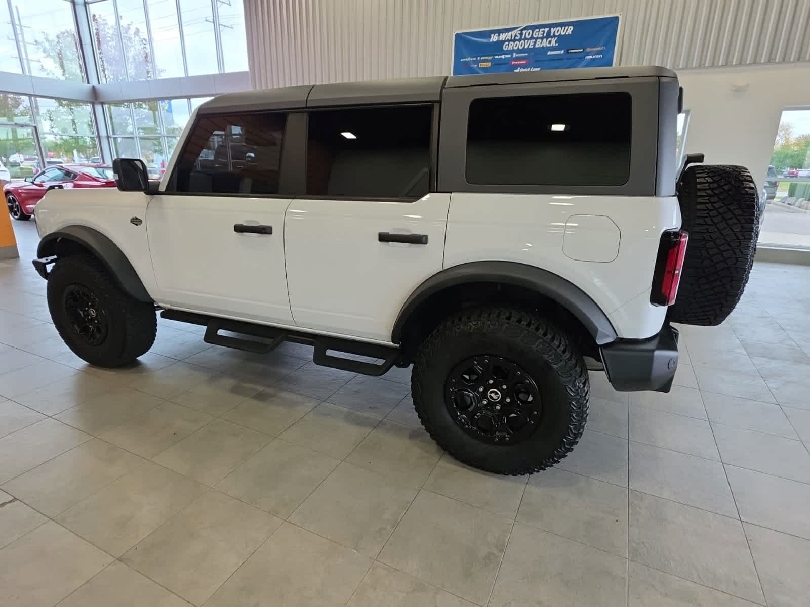 Used 2024 Ford Bronco Wildtrak AWD/4WD image 11