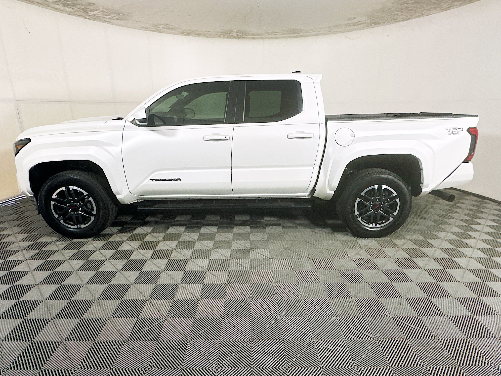 Used 2024 Toyota Tacoma TRD Sport RWD image 6