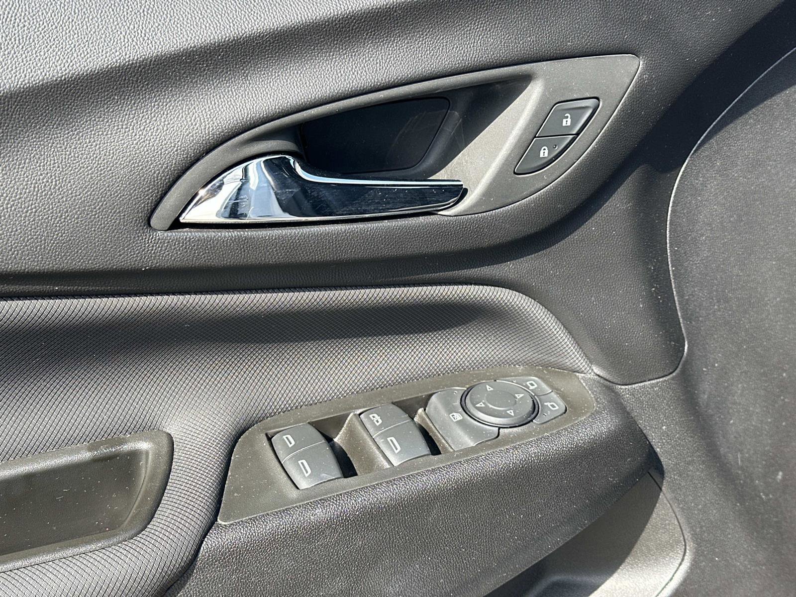 Certified 2023 Chevrolet Equinox RS FWD image 15
