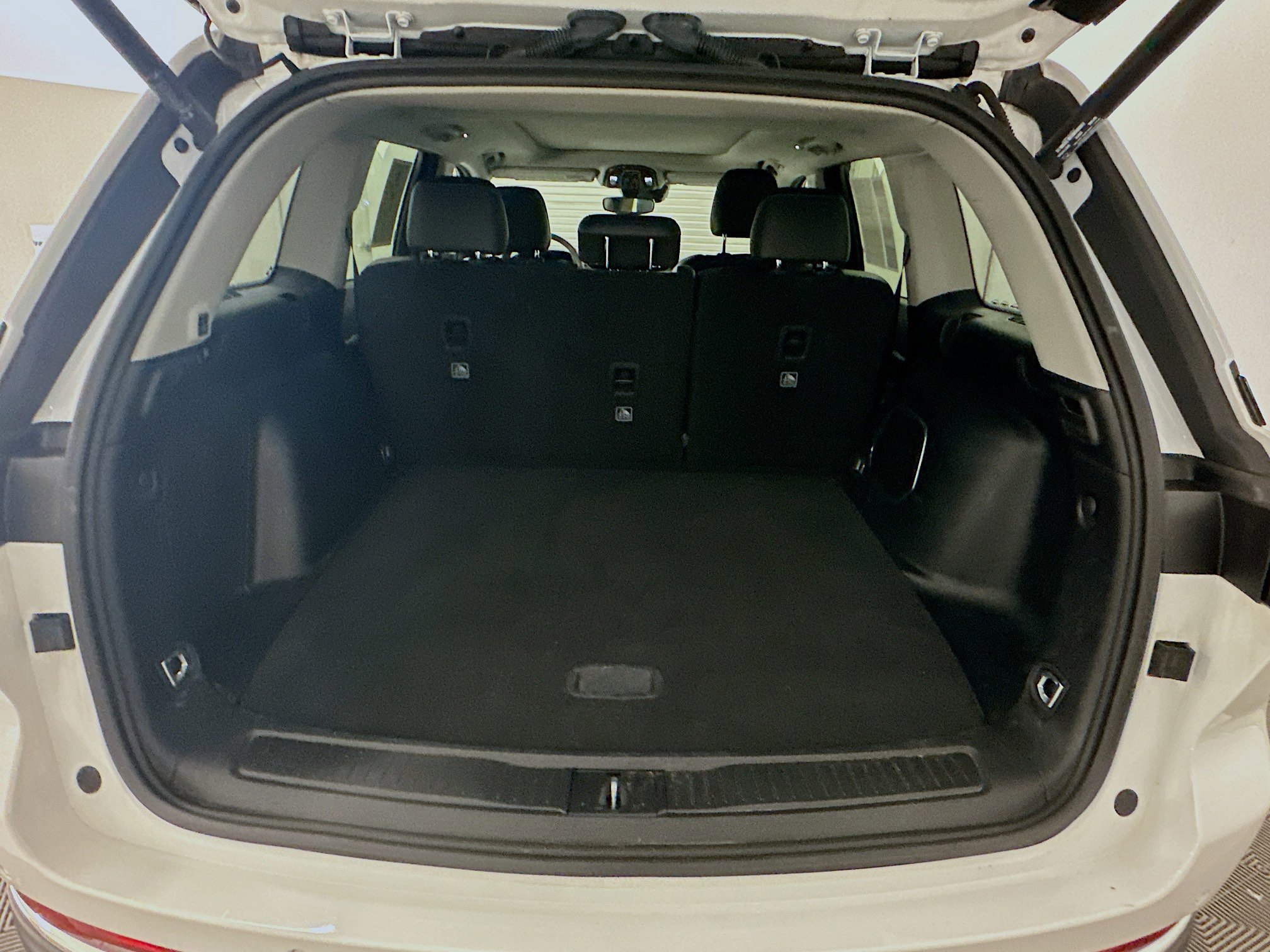 Used 2022 Jeep Grand Cherokee Limited 4xe image 31