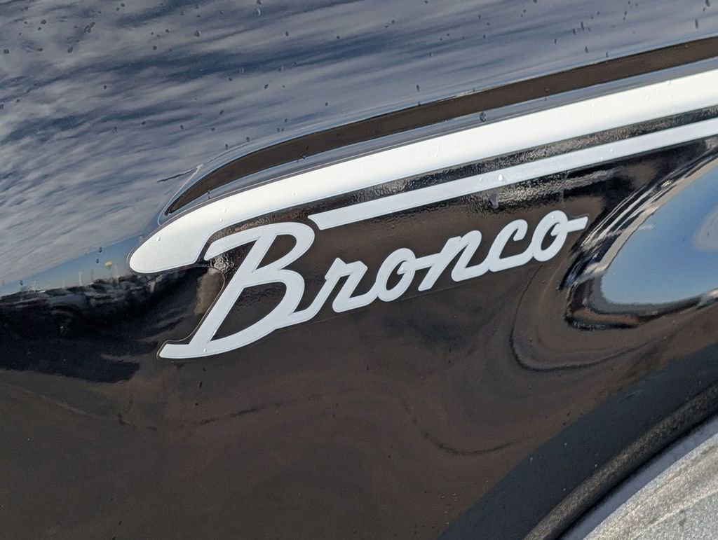 New 2025 Ford Bronco Heritage Edition AWD/4WD image 13