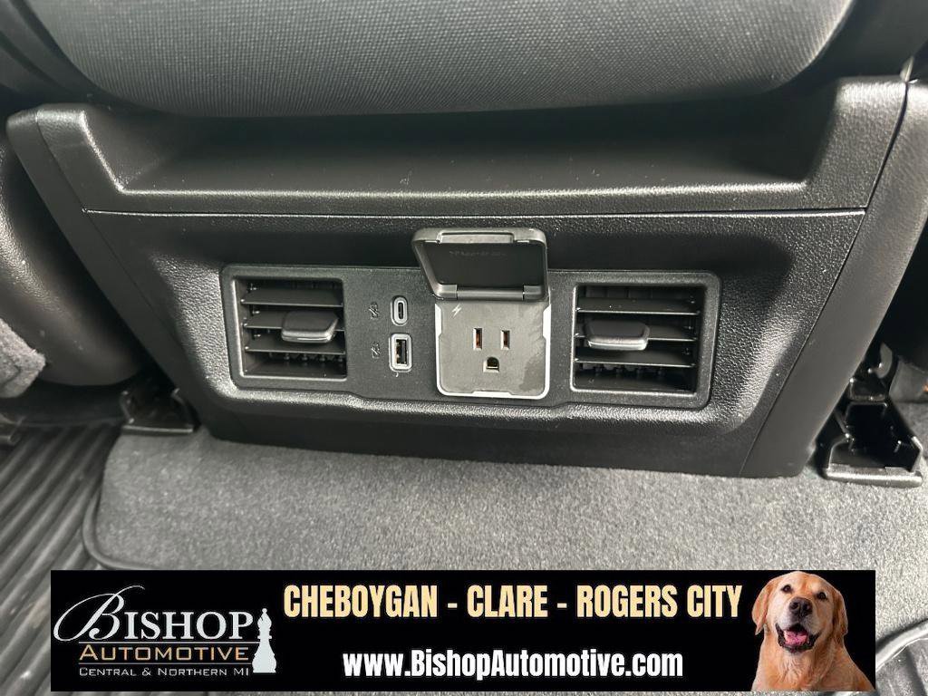 Used 2025 Chevrolet Silverado 2500 LT w/ Convenience Package image 27