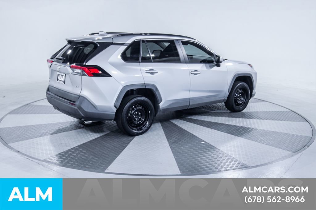Used 2020 Toyota RAV4 LE FWD image 10