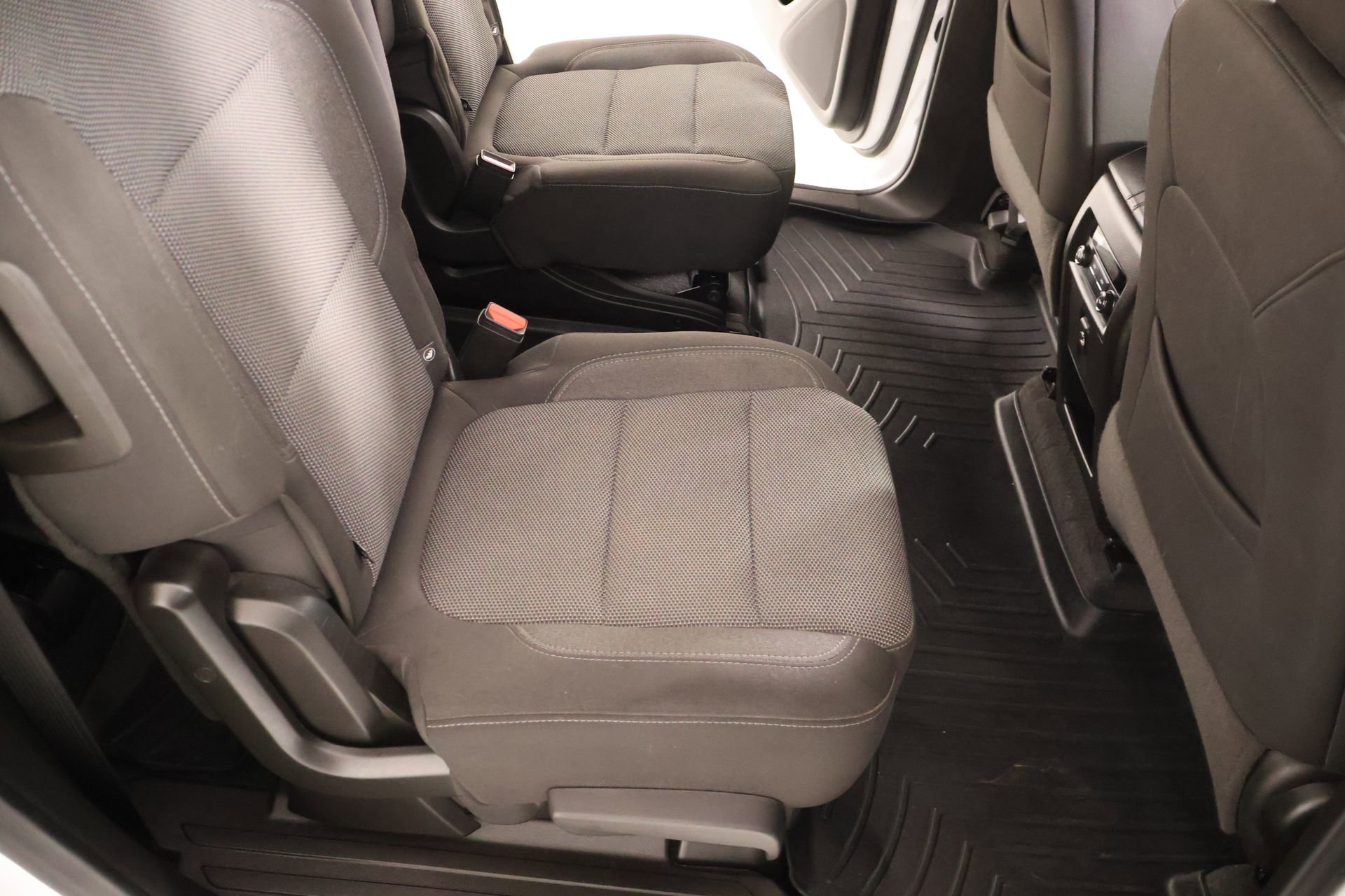 Used 2022 Chevrolet Traverse LT FWD image 15
