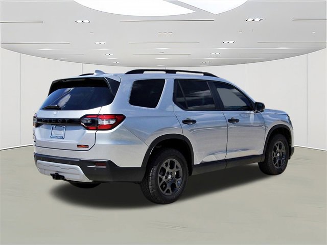 New 2025 Honda Pilot TrailSport image 3