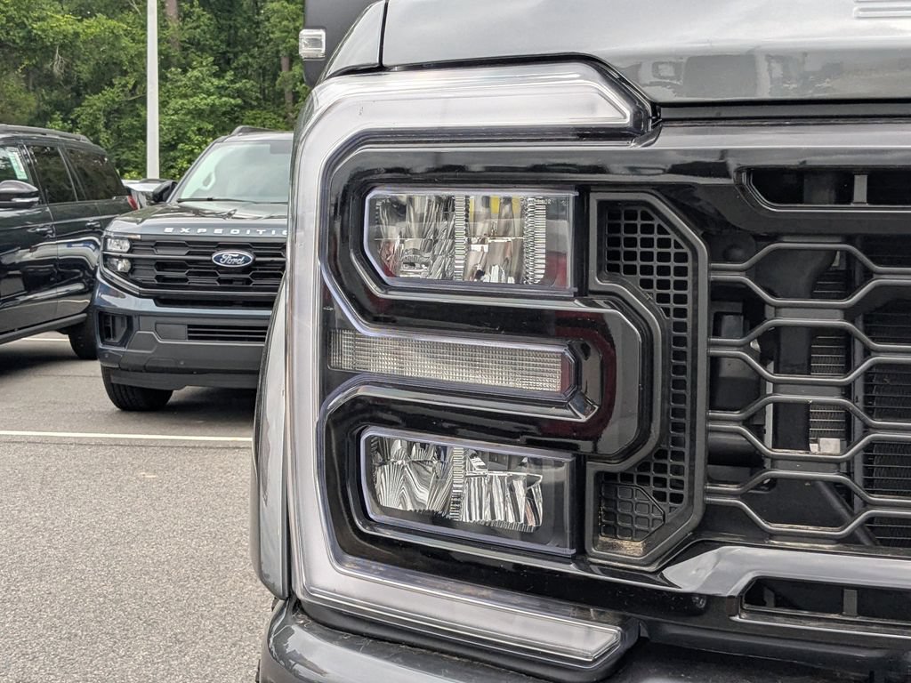 New 2026 Ford F250 Lariat w/ Black Appearance Package AWD/4WD image 11