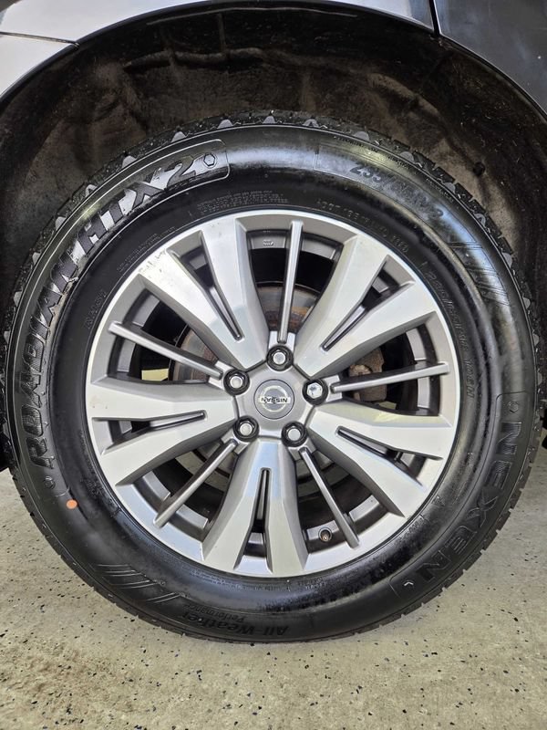 Used 2019 Nissan Pathfinder SV AWD/4WD image 14