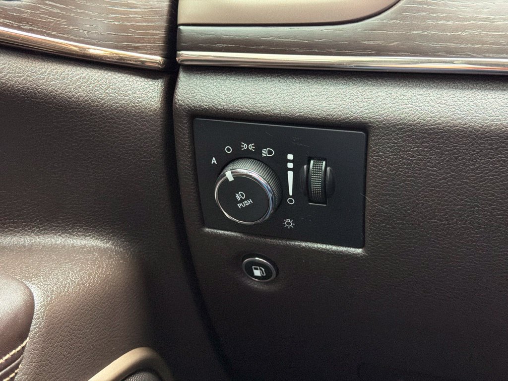 Used 2016 Jeep Grand Cherokee Summit AWD/4WD image 30