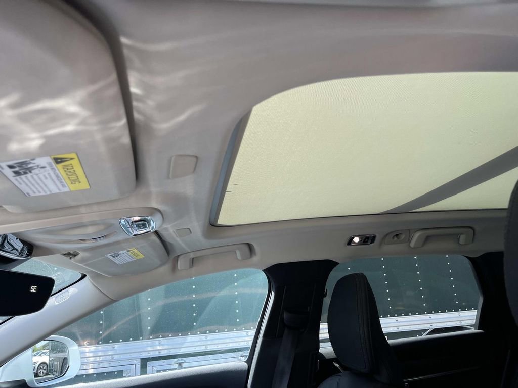 Used 2019 Volvo V90 T5 Cross Country w/ Advanced Package image 29