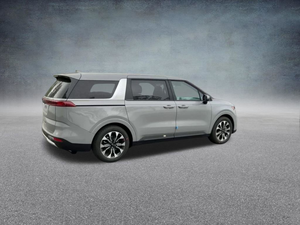 Used 2024 Kia Carnival EX FWD image 23
