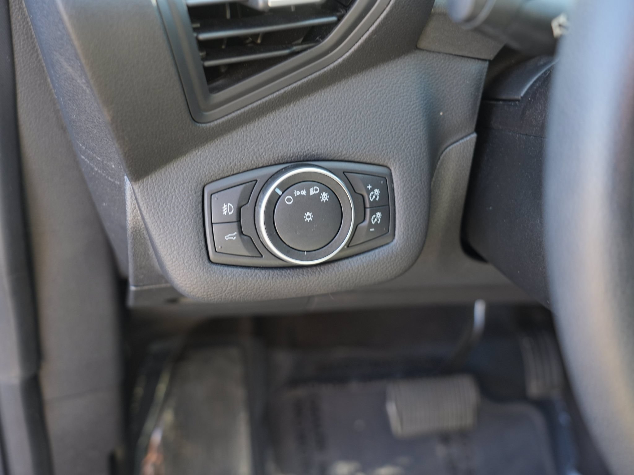 Used 2018 Ford Escape SE AWD/4WD image 17