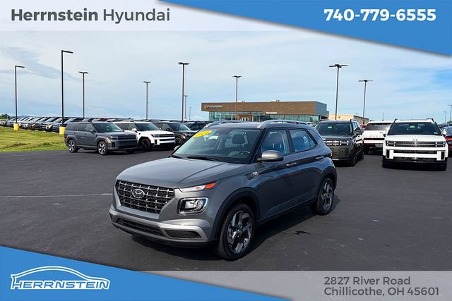 Used 2024 Hyundai Venue SEL FWD image 3