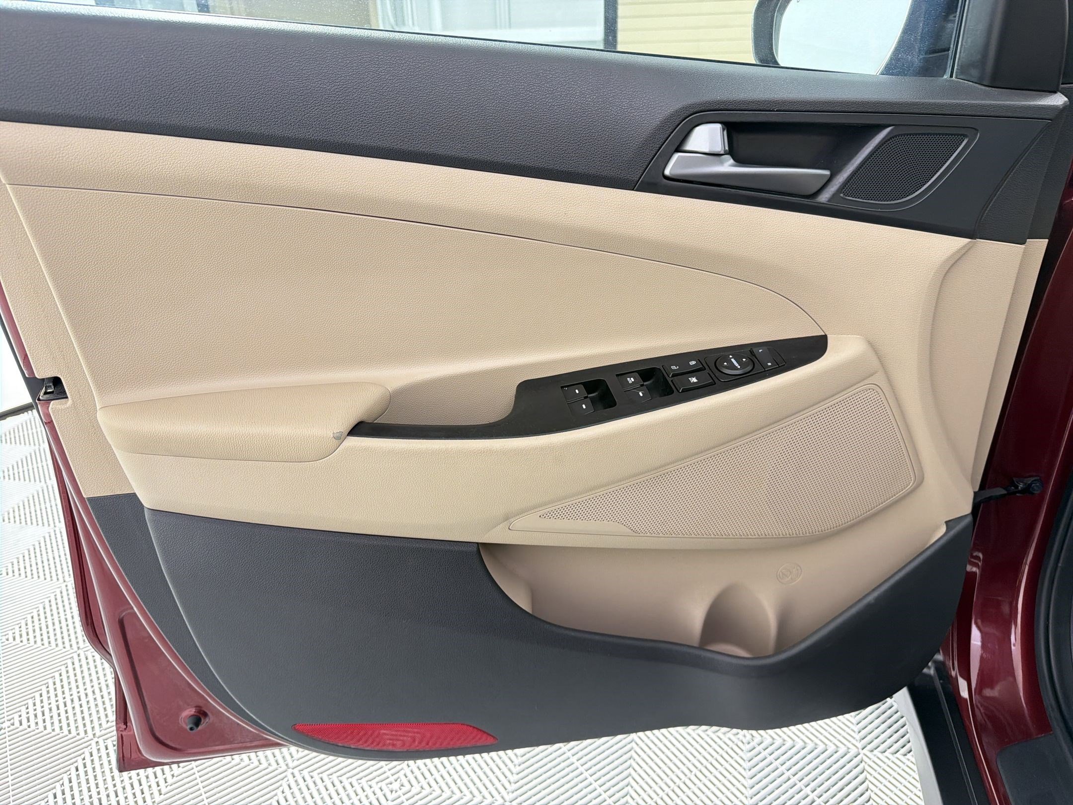 Used 2016 Hyundai Tucson Sport FWD image 13