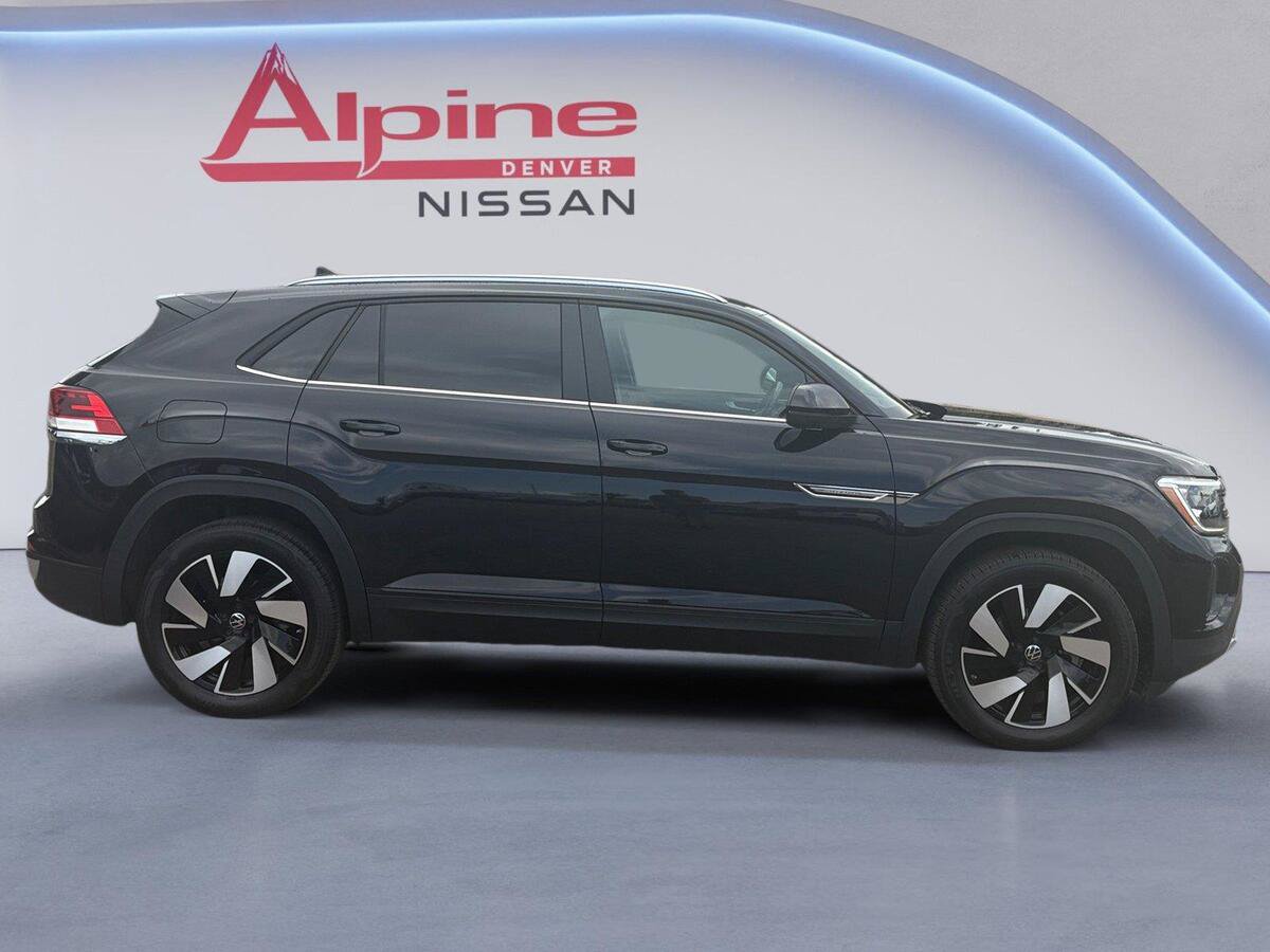 Used 2025 Volkswagen Atlas Cross Sport SE AWD/4WD image 6