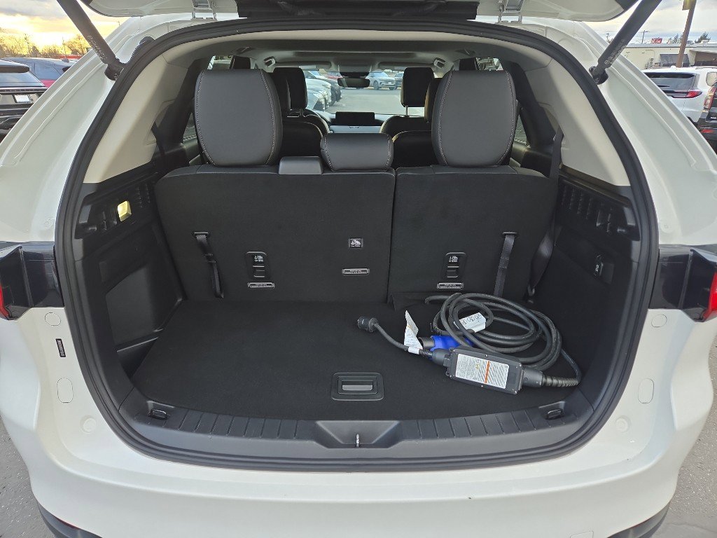 Used 2024 MAZDA CX-90 Plug-In Hybrid w/ Preferred image 15