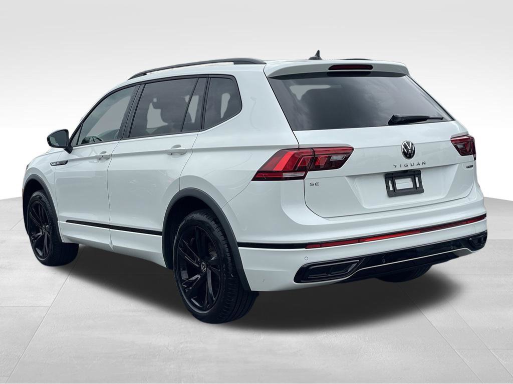Used 2024 Volkswagen Tiguan SE R-Line AWD/4WD image 5