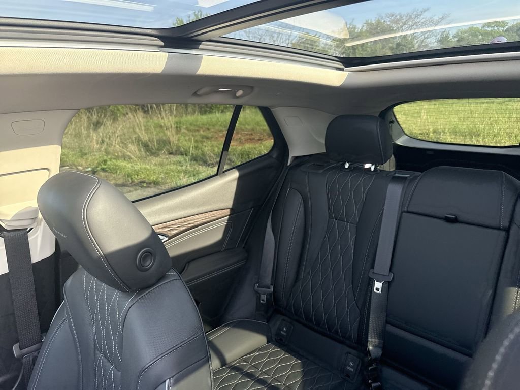 Certified 2023 Buick Envision Avenir image 10