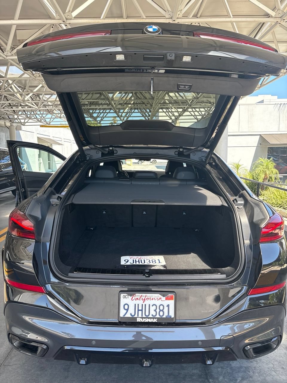 Used 2024 BMW X6 xDrive40i w/ Executive Package AWD/4WD image 9