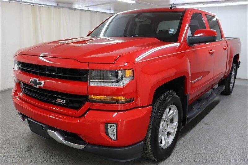 Used 2018 Chevrolet Silverado 1500 LT w/ All Star Edition AWD/4WD image 3