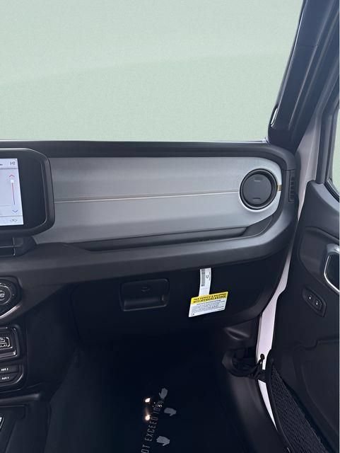 New 2026 Jeep Gladiator Sport AWD/4WD image 22