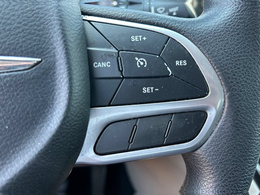 Used 2020 Chrysler Voyager Lxi FWD image 46