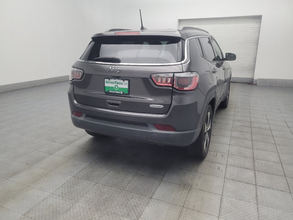 Used 2017 Jeep Compass Latitude w/ Popular Equipment Group FWD image 9