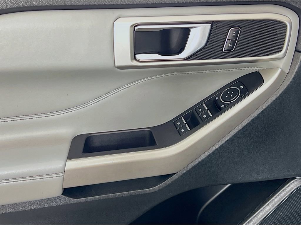 Used 2024 Ford Explorer XLT w/ Equipment Group 202A image 24