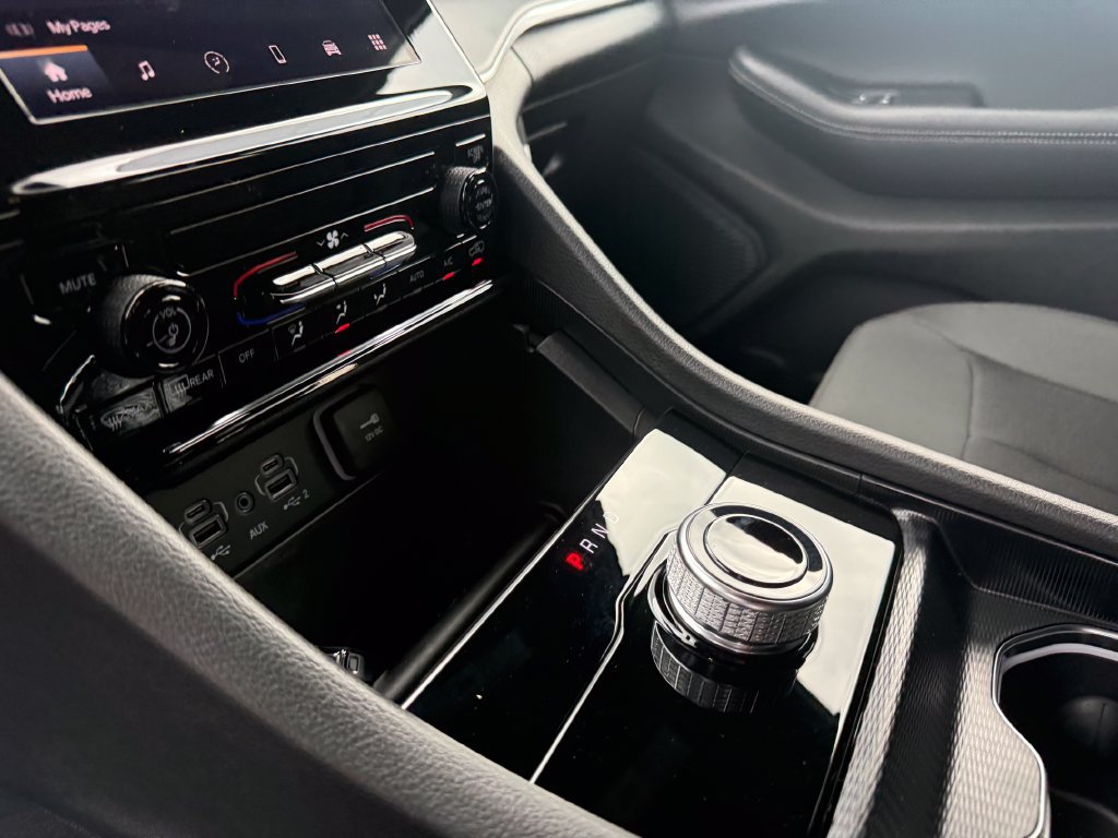 New 2026 Jeep Grand Cherokee Laredo RWD image 19