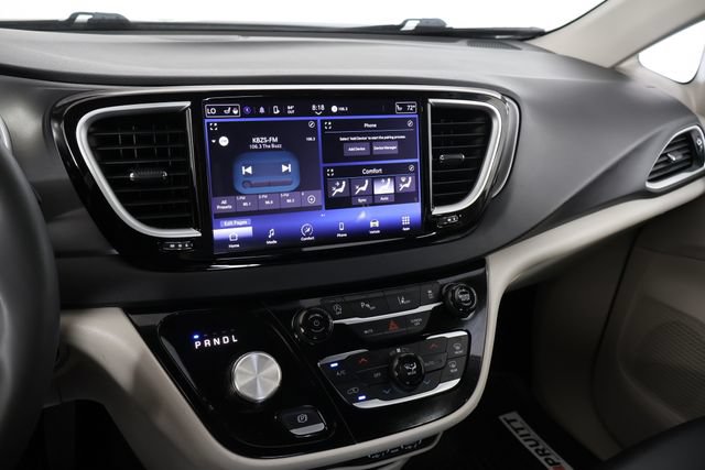 Used 2024 Chrysler Pacifica Touring-L FWD image 22