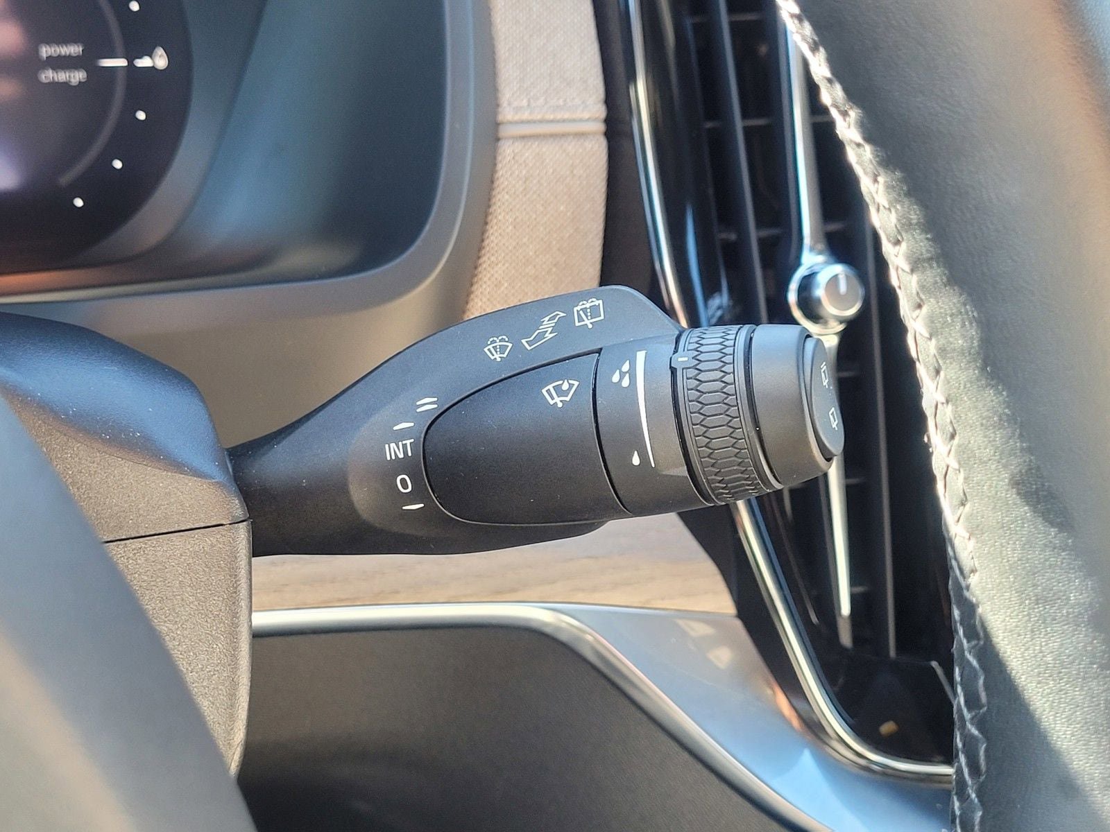 Certified 2025 Volvo XC90 T8 Ultra AWD/4WD image 22