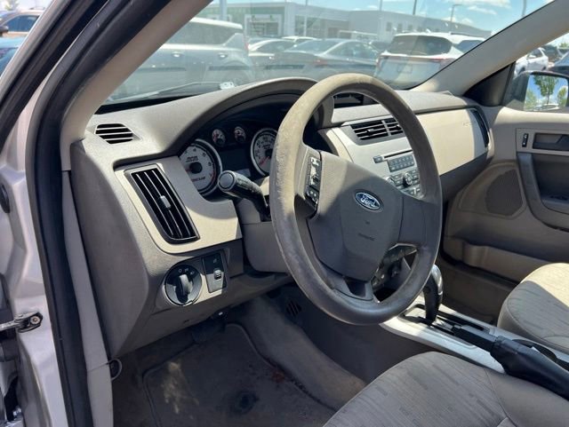 Used 2009 Ford Focus SE FWD image 9