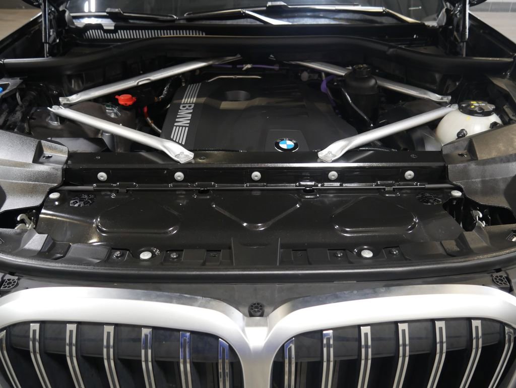 Used 2023 BMW X7 xDrive40i w/ M Sport Package AWD/4WD image 10