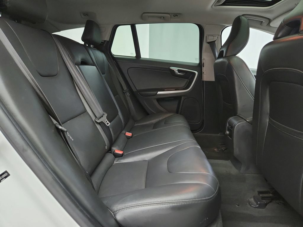 Used 2018 Volvo V60 T5 Cross Country AWD/4WD image 30