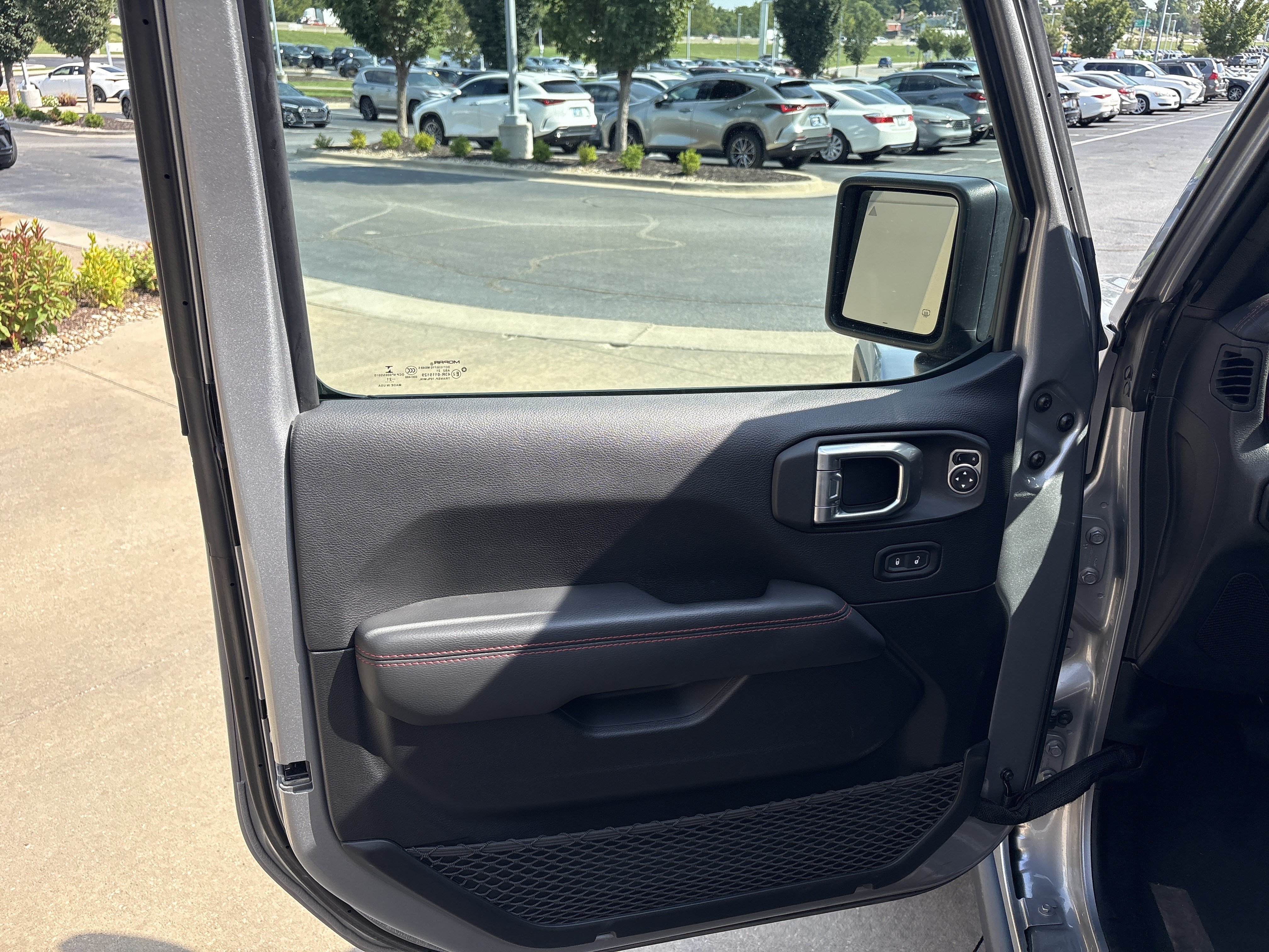 Used 2021 Jeep Wrangler Unlimited Rubicon AWD/4WD image 14