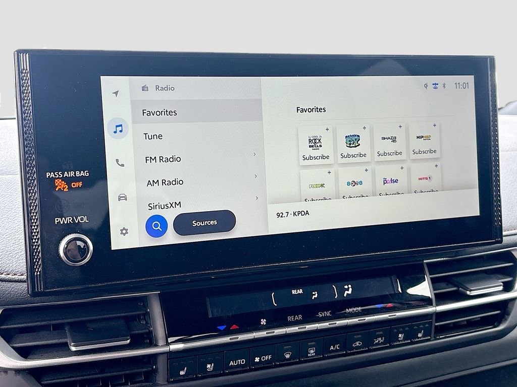 Used 2025 Toyota Sienna Limited image 15